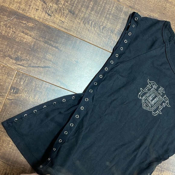 Black Snap up top - Picture 2 of 4